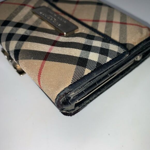 🎉AUTHENTIC🎉 Burberry Kisslock Compact Wallet - Picture 6 of 10
